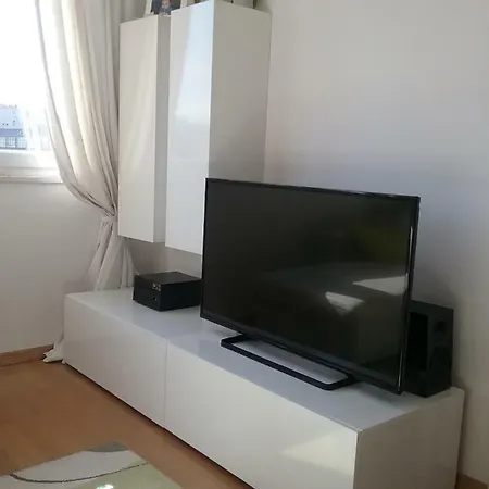 Sunny And Cozy Apartment