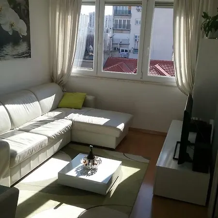شقة Sunny And Cozy